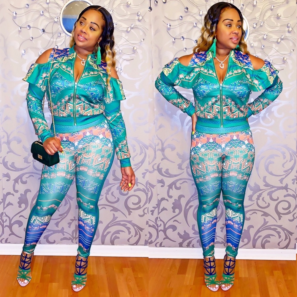 Green/Blue Cutout Shoulder Set